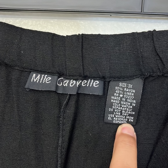 Mlle Gabrielle Womans Crop/capri Linen blend Black pants with embroidered hem 3X - Picture 7 of 16